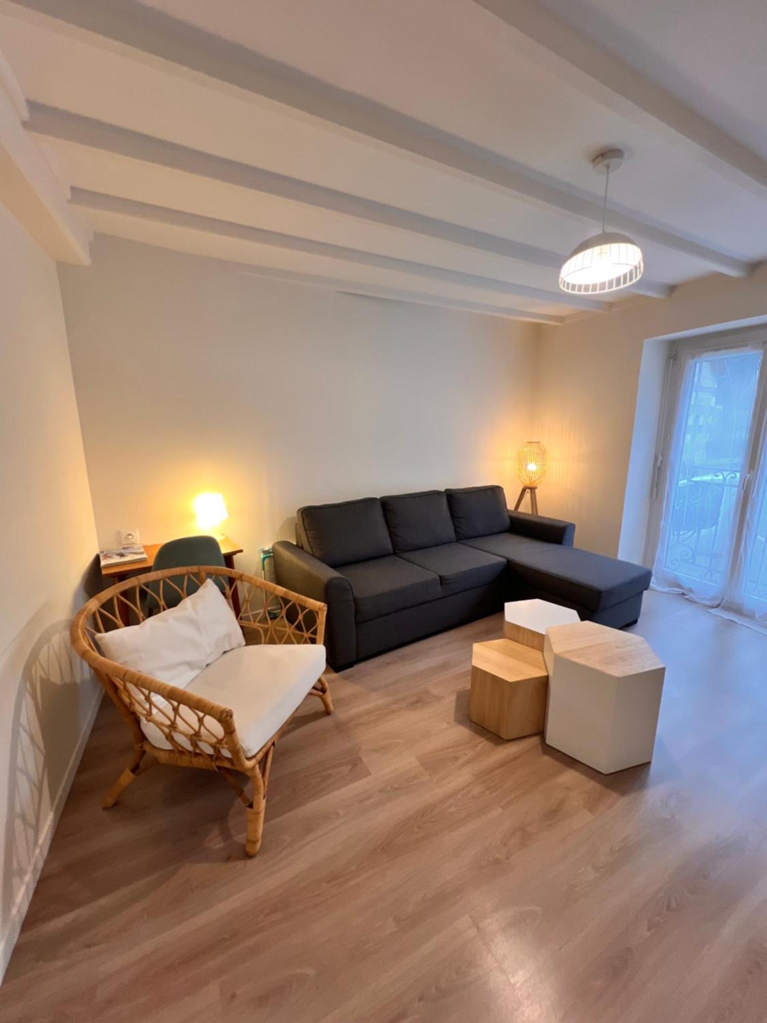 Appartement Rdc 9 Personnes, 2 Chambres, Wifi, Proche Du Centre La Bourboule Luaran gambar