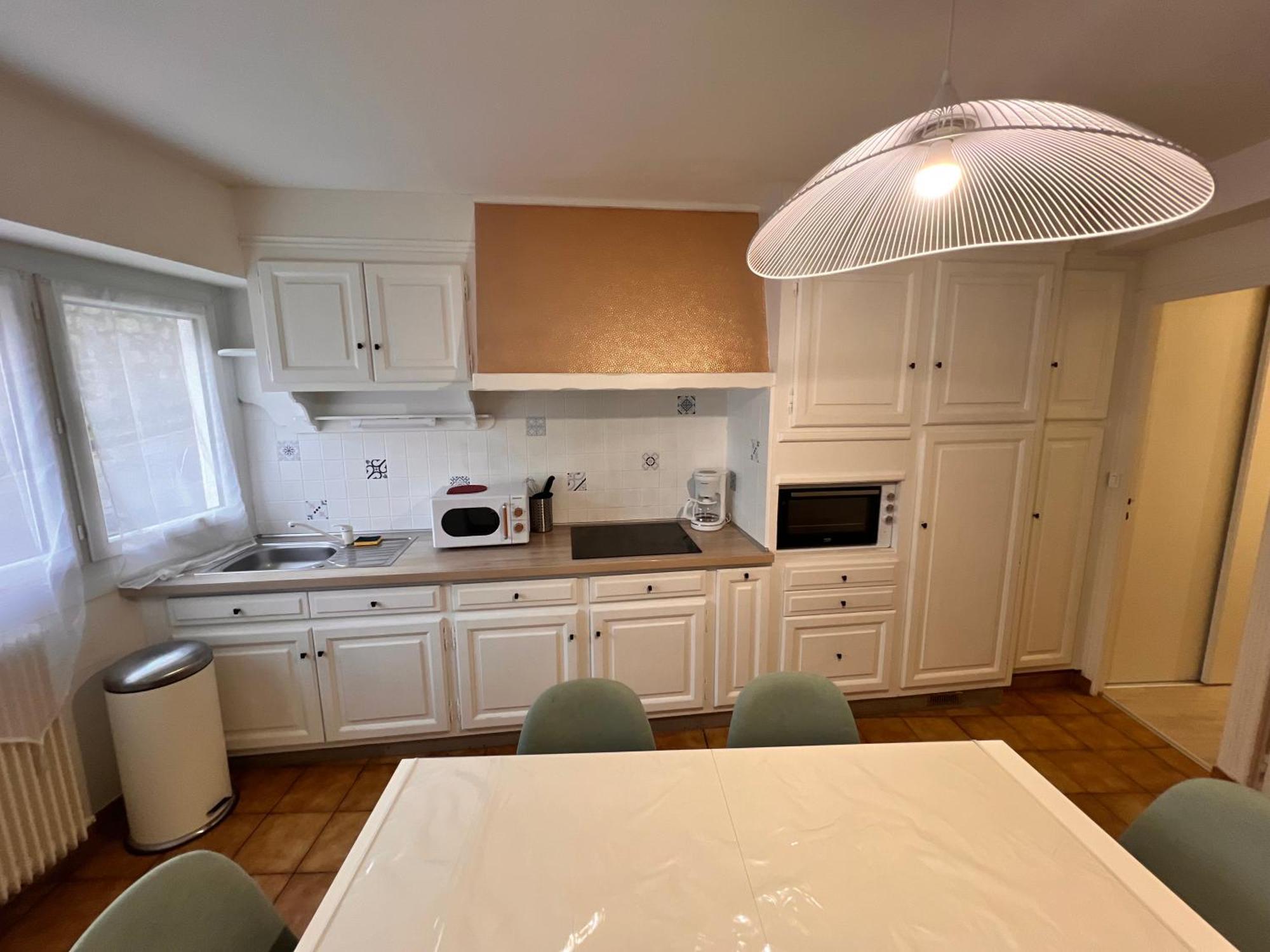 Appartement Rdc 9 Personnes, 2 Chambres, Wifi, Proche Du Centre La Bourboule Luaran gambar