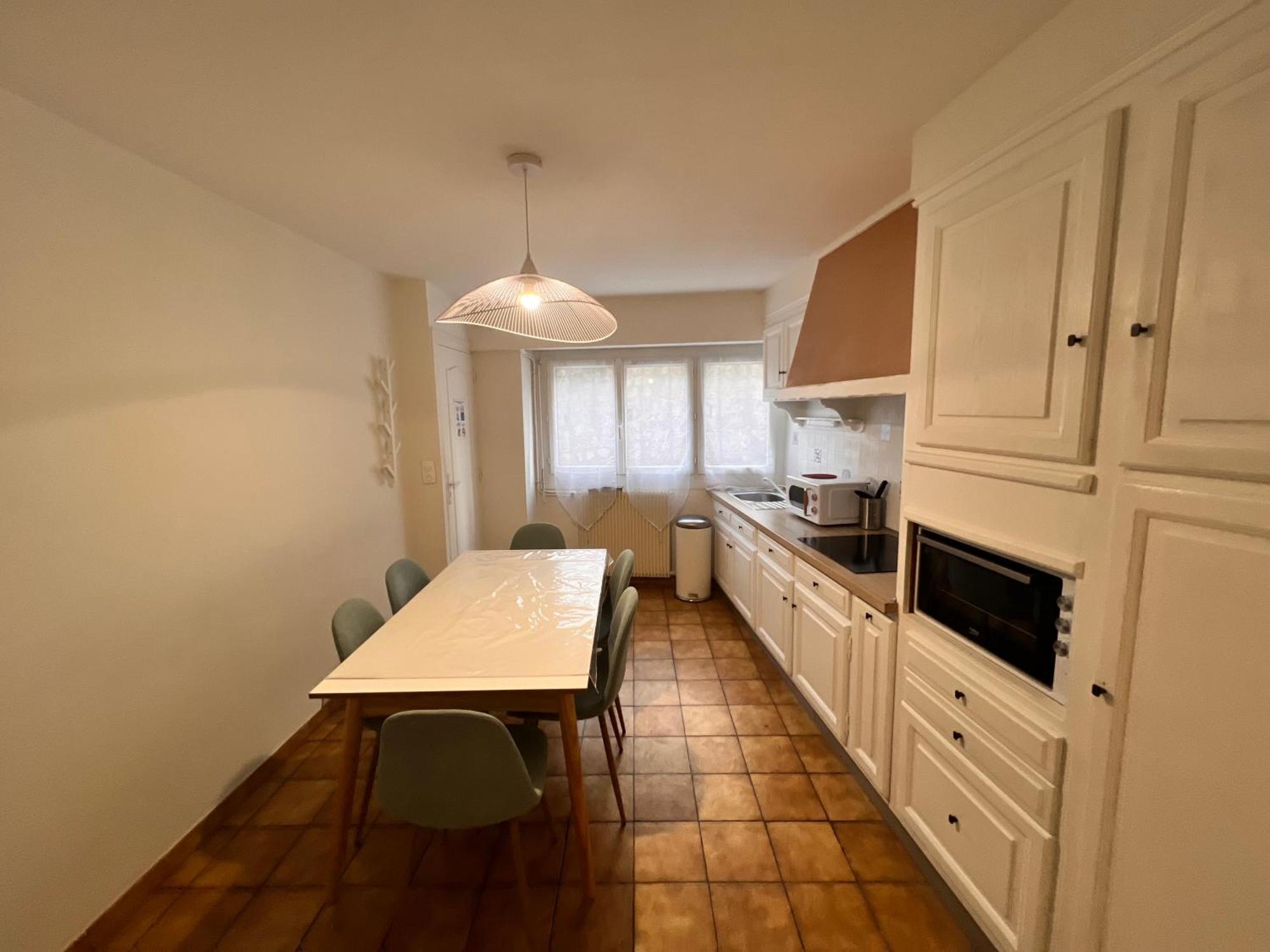 Appartement Rdc 9 Personnes, 2 Chambres, Wifi, Proche Du Centre La Bourboule Luaran gambar