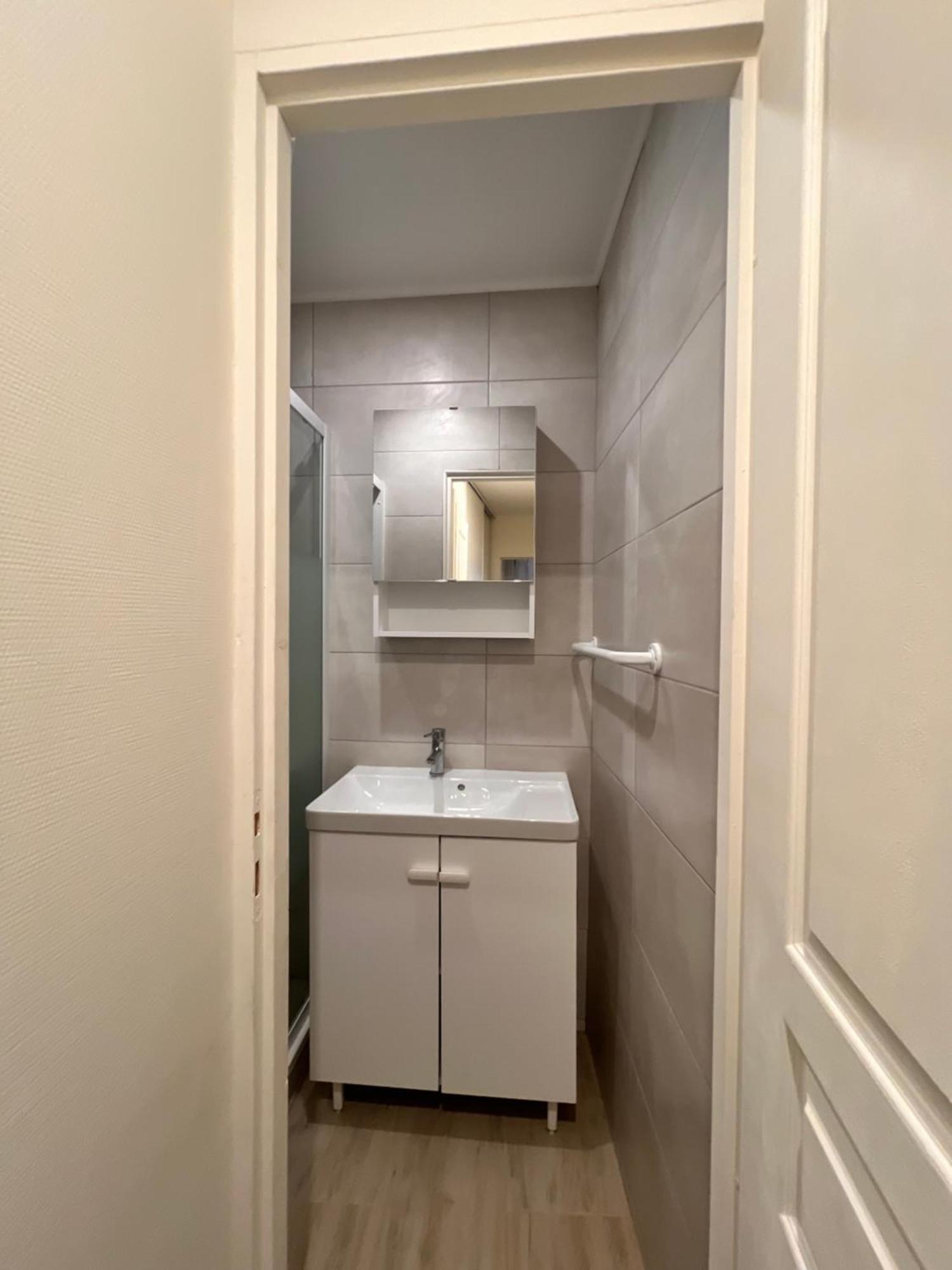 Appartement Rdc 9 Personnes, 2 Chambres, Wifi, Proche Du Centre La Bourboule Luaran gambar