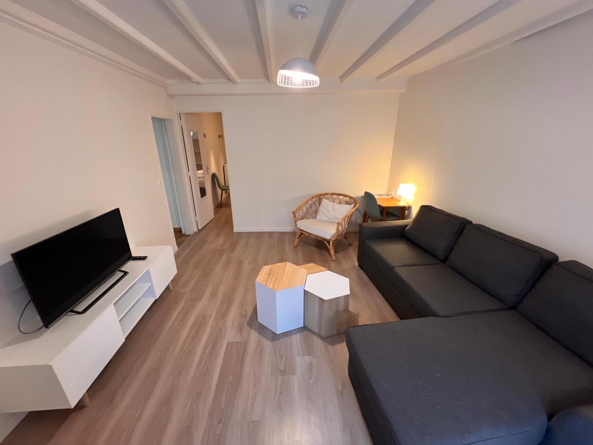 Appartement Rdc 9 Personnes, 2 Chambres, Wifi, Proche Du Centre La Bourboule Luaran gambar