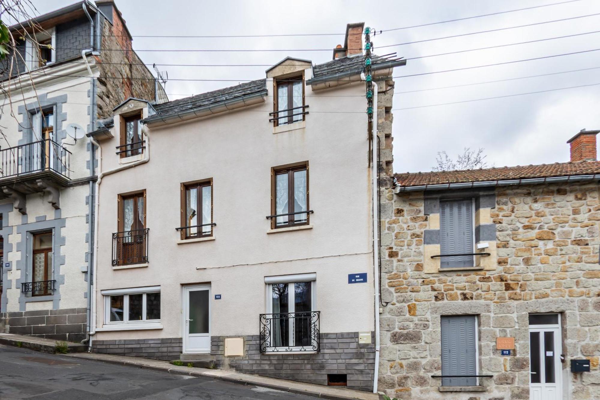 Appartement Rdc 9 Personnes, 2 Chambres, Wifi, Proche Du Centre La Bourboule Luaran gambar